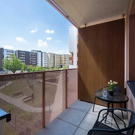 Stylish With Balcony And Underground Parking By Renters Apartament Wrocław
