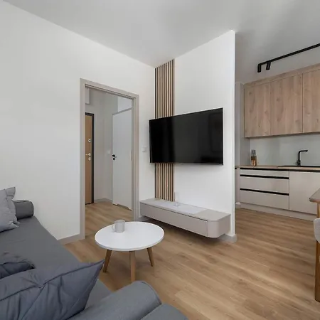 Stylish With Balcony And Underground Parking By Renters Apartament Wrocław