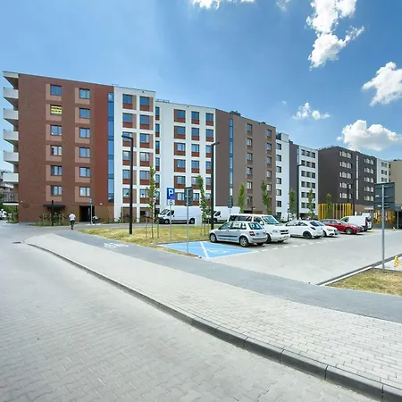 Stylish With Balcony And Underground Parking By Renters Apartament *
